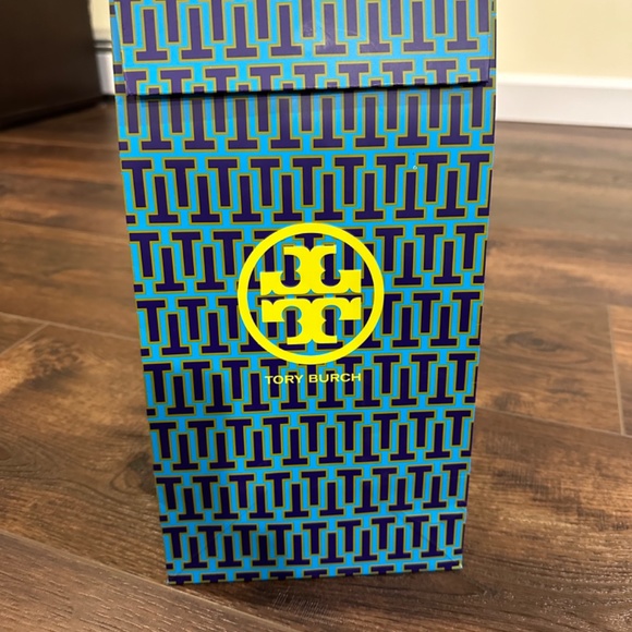 Set of Tory Burch Shopping Bags and Shoe Box!!! - Picture 8 of 9